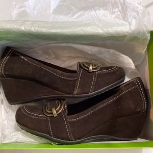 Kelly&Katie Sandro Women's/Girls Shoes. 6 1/2 NEW!
